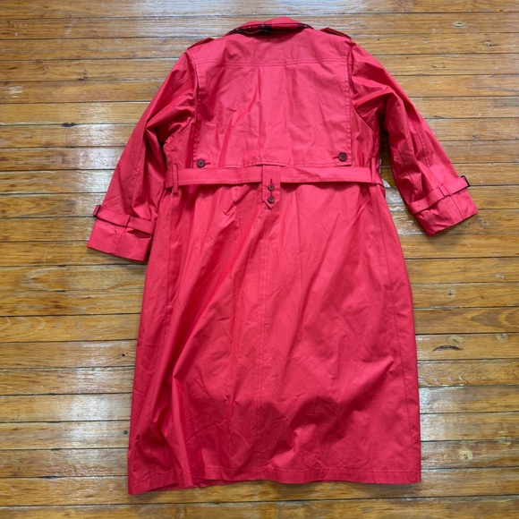 Vintage London Fog Trenchcoat - Picture 3 of 14